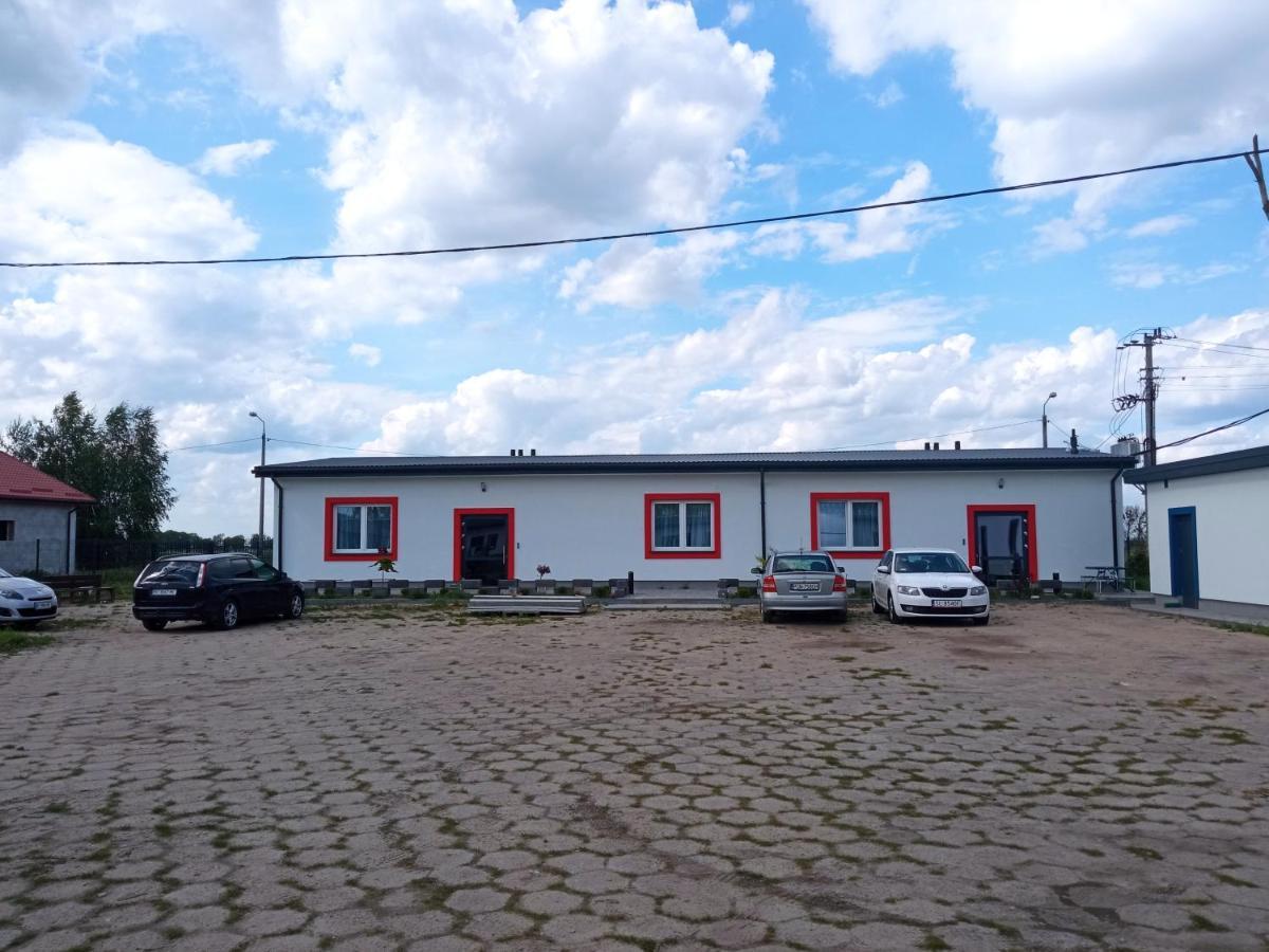 Czerwony Szafir Grodzisk Hostel Grodzisk Mazowiecki Exterior photo